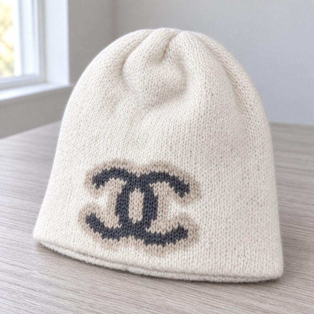 CHANEL White Intarsia CC Knit Beanie - Picture 4 of 6